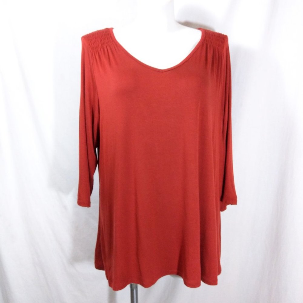 NWT Retrology V-Neck Top w/ Smocking-Type Shoulder - Picture 2 of 9